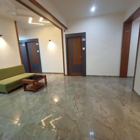 Hotel Crossview Palanpur Extérieur photo
