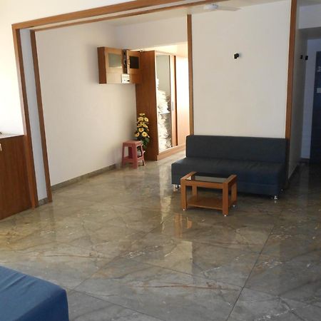 Hotel Crossview Palanpur Extérieur photo