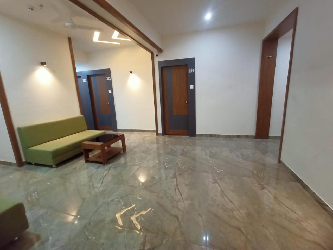 Hotel Crossview Palanpur Extérieur photo