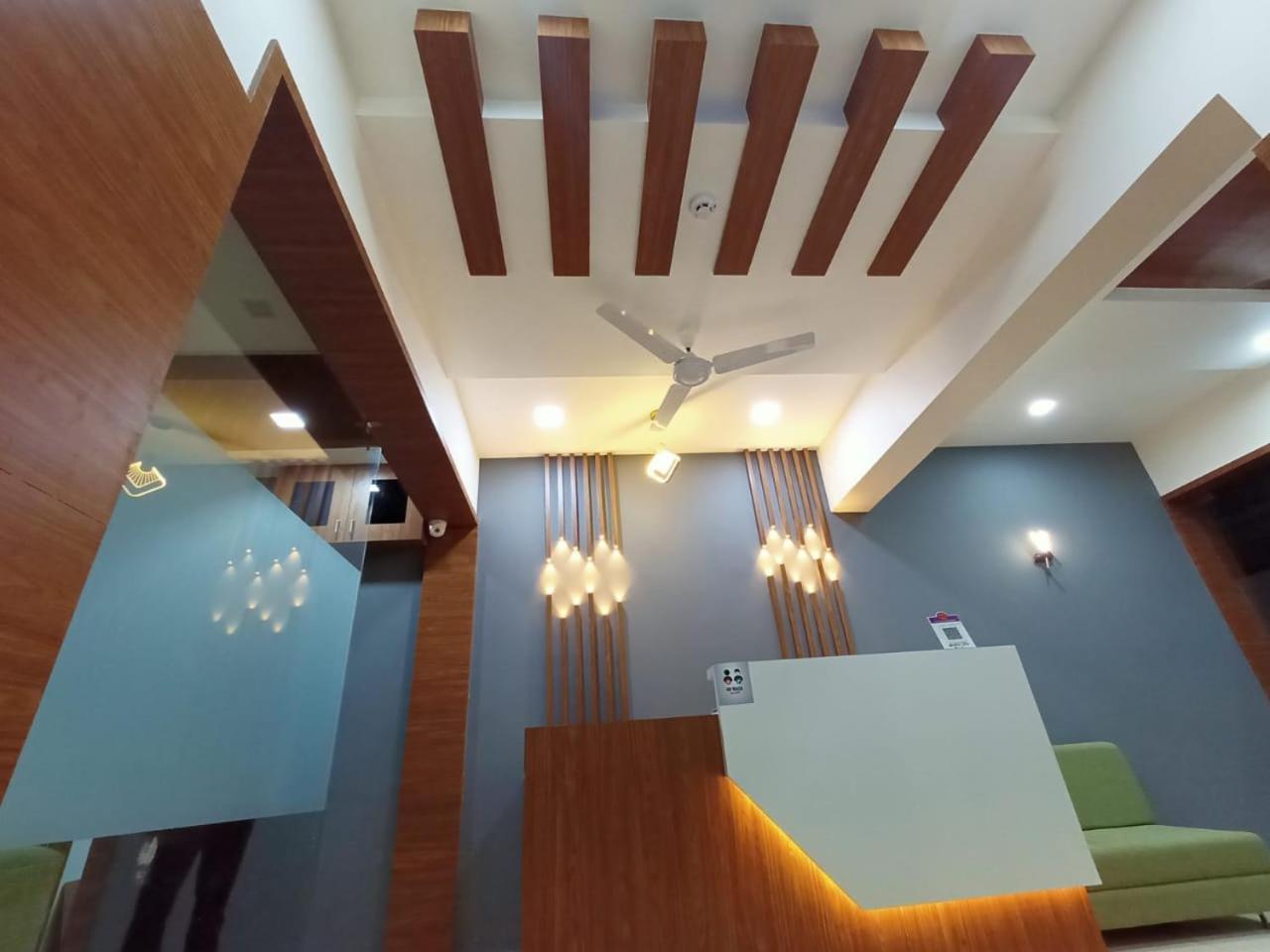 Hotel Crossview Palanpur Extérieur photo
