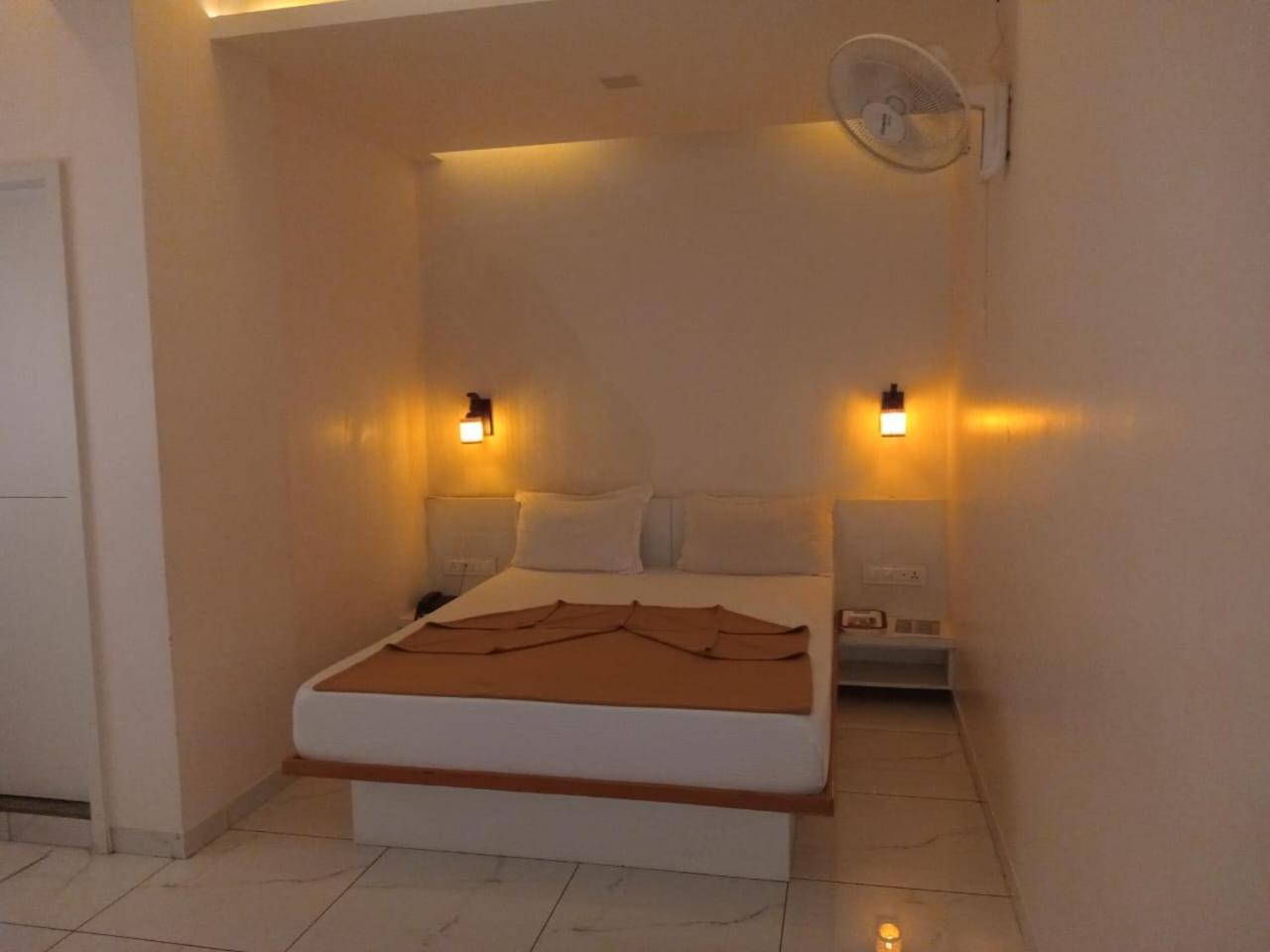 Hotel Crossview Palanpur Extérieur photo