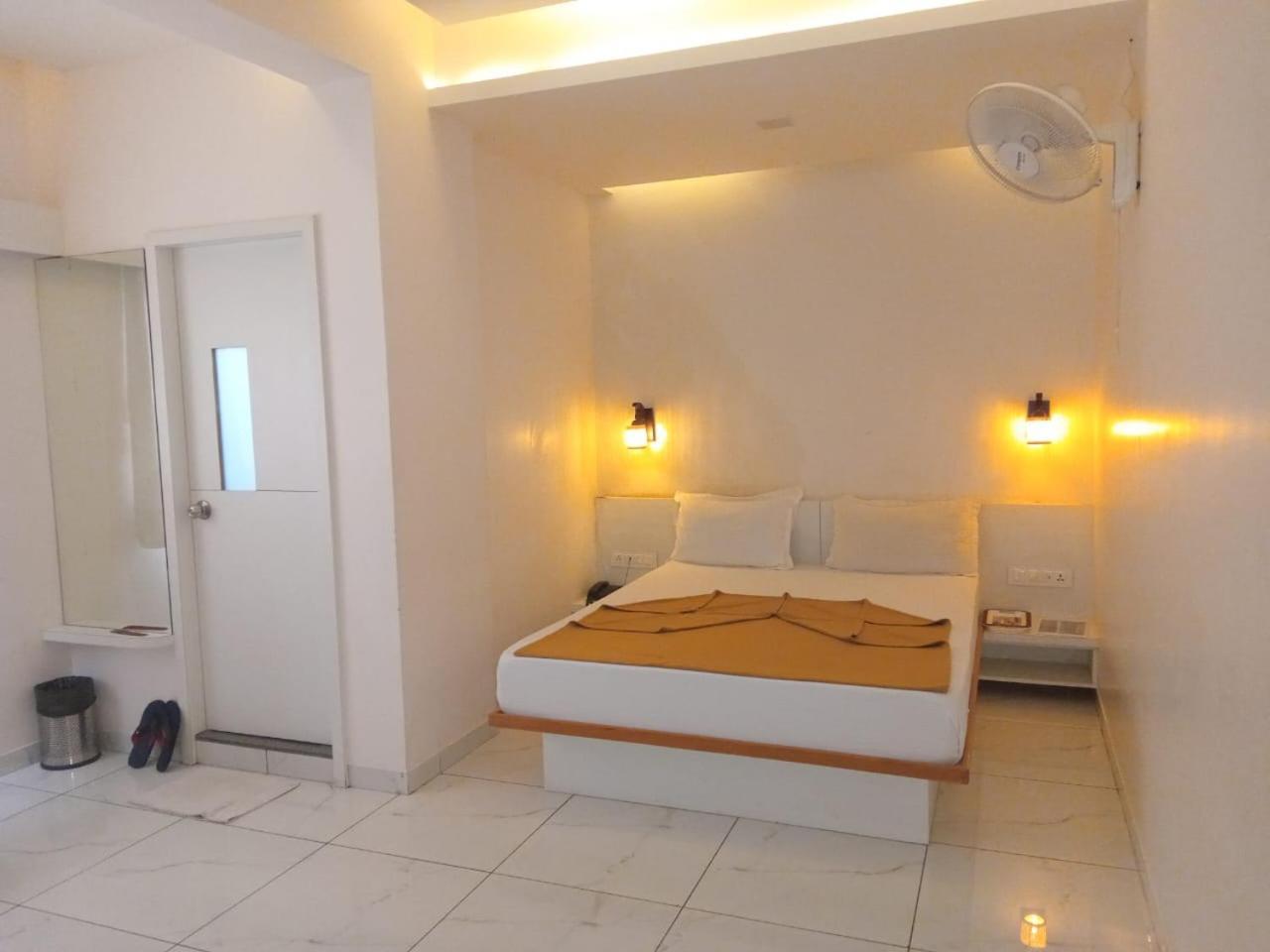 Hotel Crossview Palanpur Extérieur photo