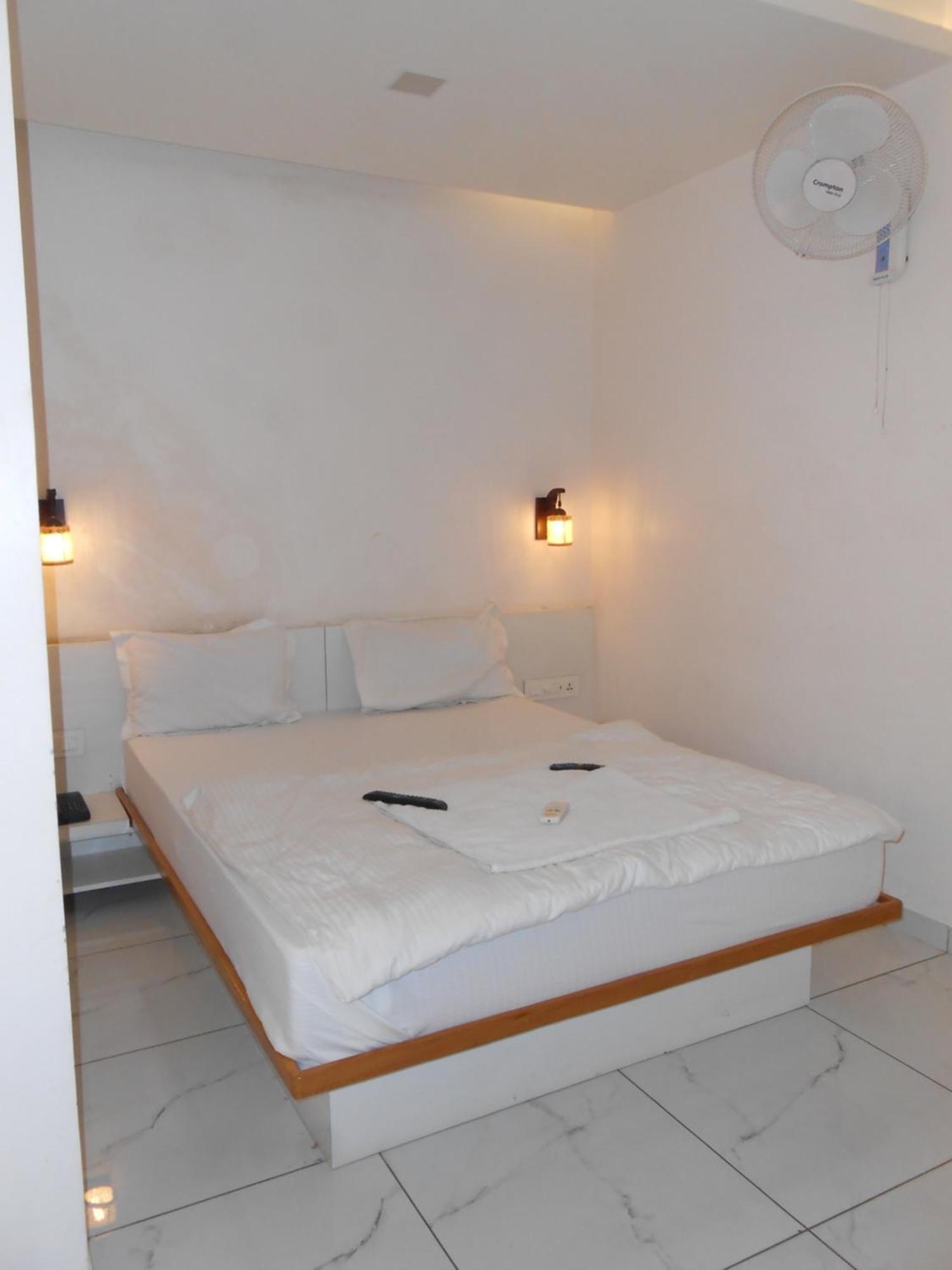 Hotel Crossview Palanpur Extérieur photo